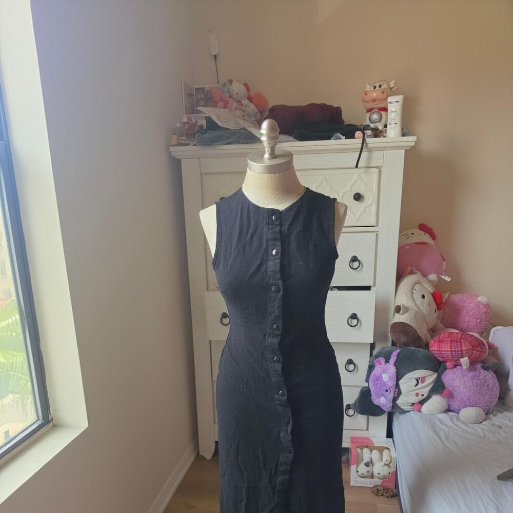 Prettylittlething Women's Black Dress